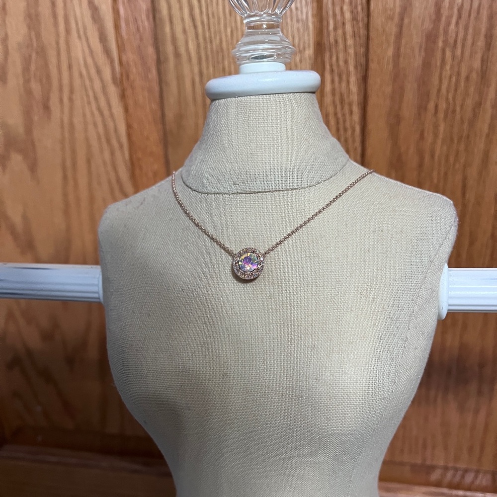 Beautiful Iridescent Pendant Hypo-Allergenic Necklace BNWT